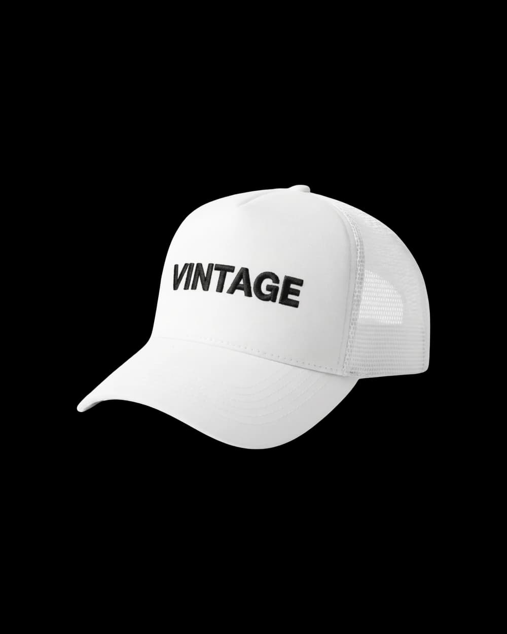 Inspiration casquette personnalisée brodée Vintage typographique sur trucker blanc